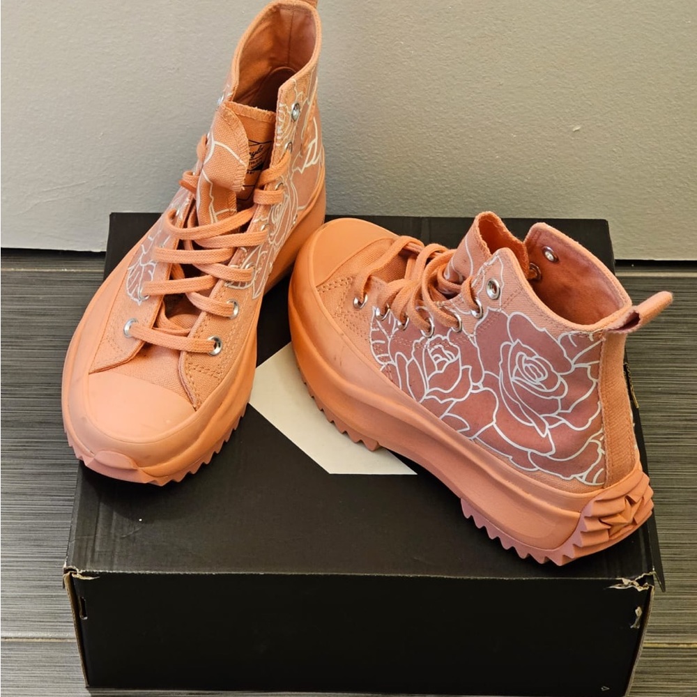 Fun floral patterned sneaker
